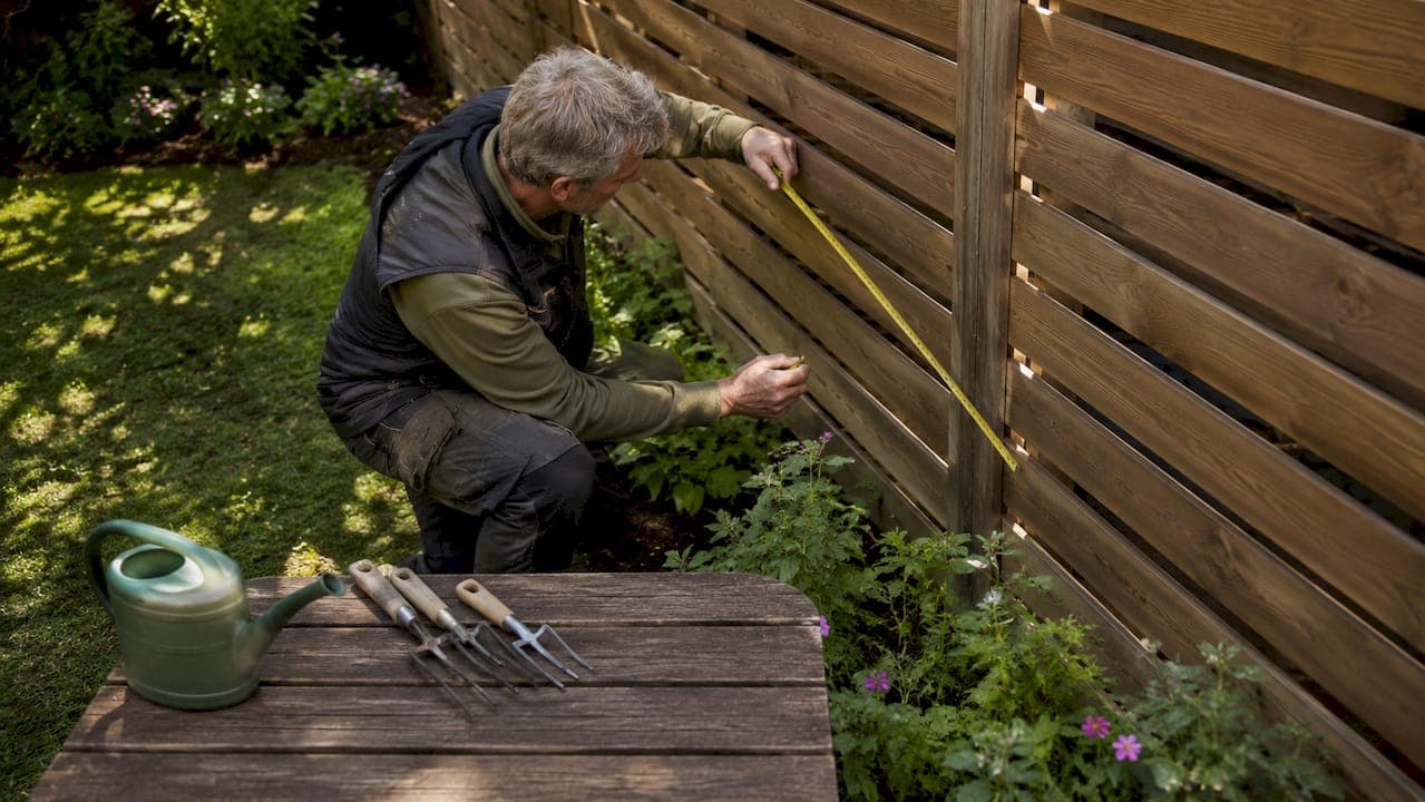 Wat is een stijlvolle tuinafscheiding in 2026?